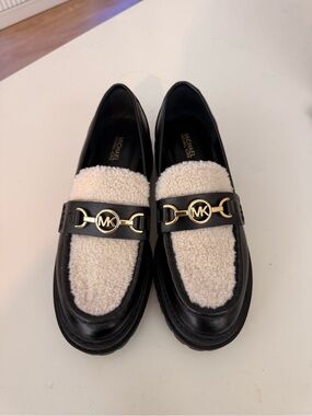 Michael Kors Black Leather Loafers with Cream Shearling and Gold MK Hardware
